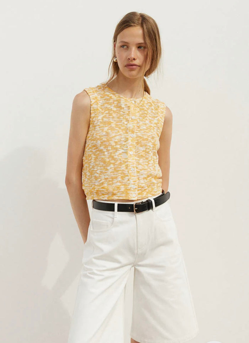 Velo Short in White Blanca