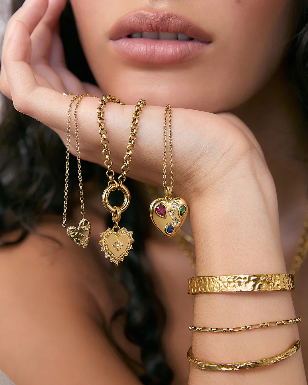 Bisou Heart Necklace Arms of Eve