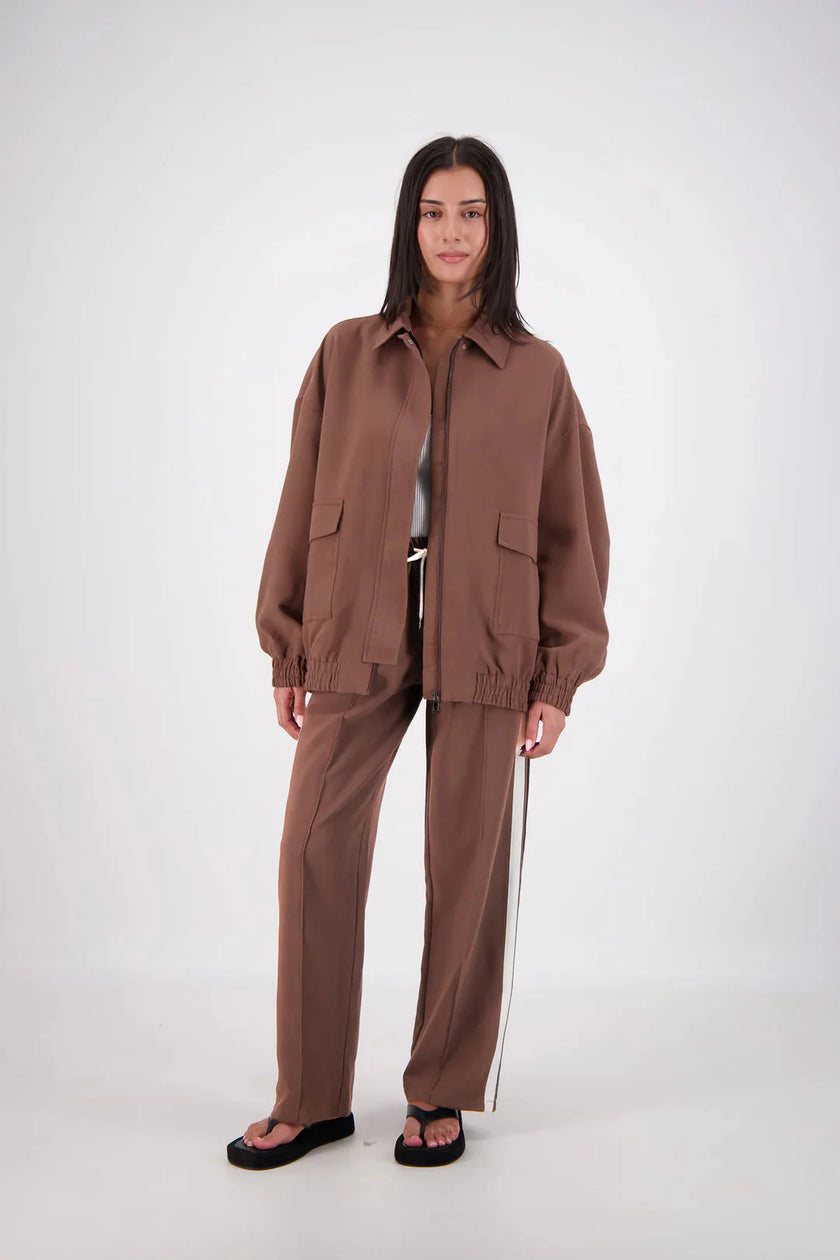 Cassis Pant in Mocha Jasmine Alexa
