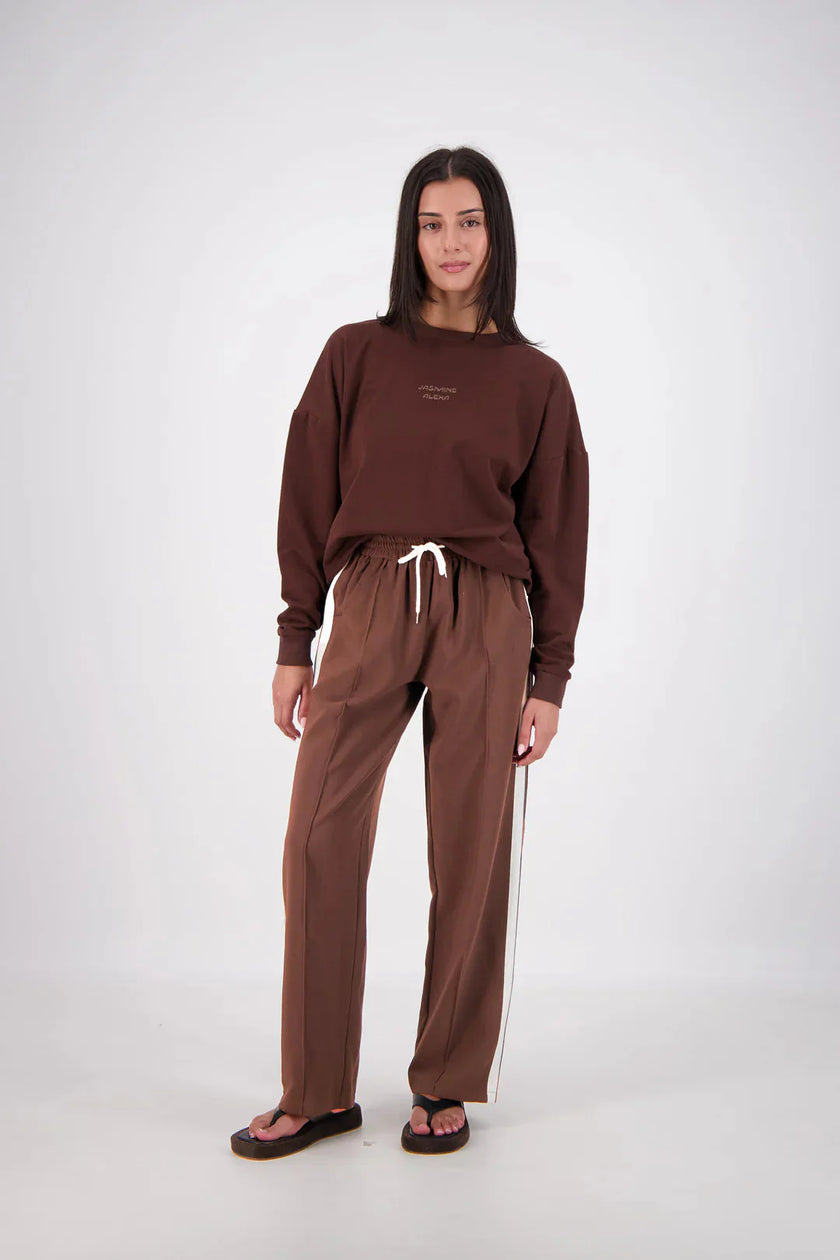 Cassis Pant in Mocha Jasmine Alexa