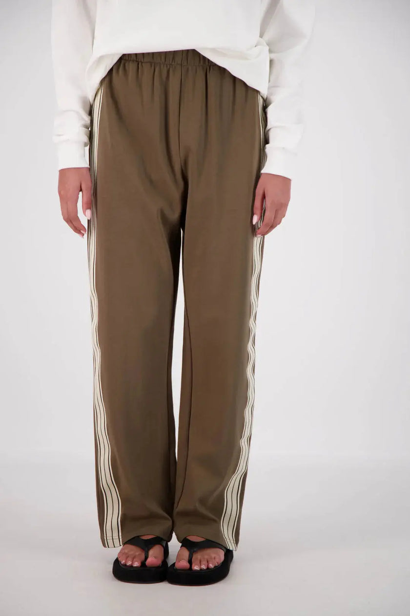 Panarea Track pant in Olive Jasmine Alexa