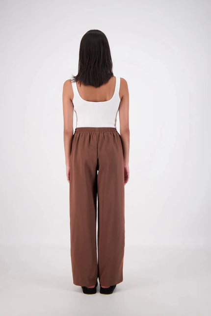 Cassis Pant in Mocha Jasmine Alexa